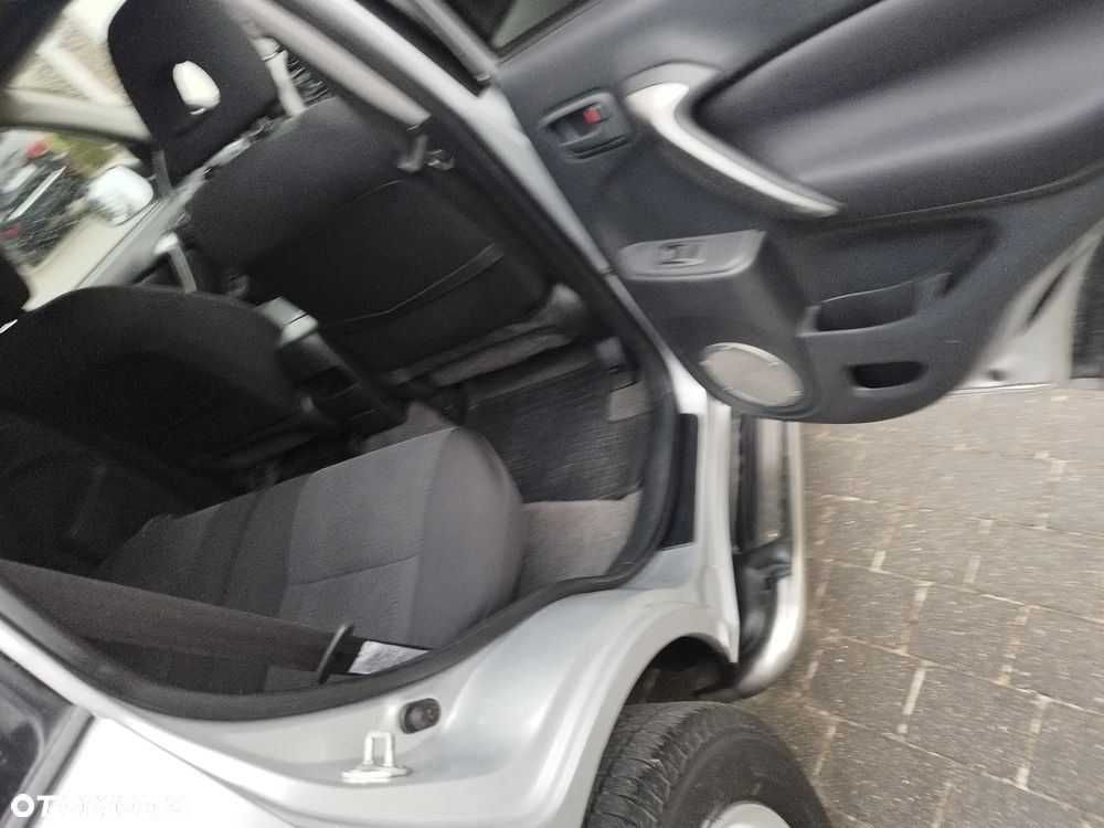 Toyota RAV4 2.0 VVT-i Sol - 27