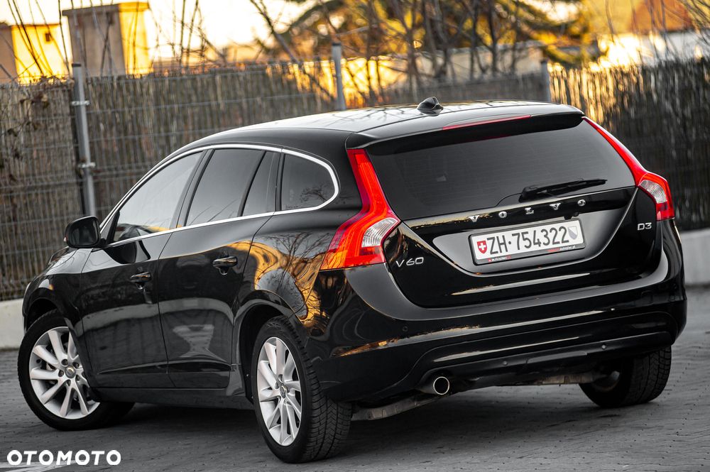 Volvo V60 D3 Geartronic Summum - 11
