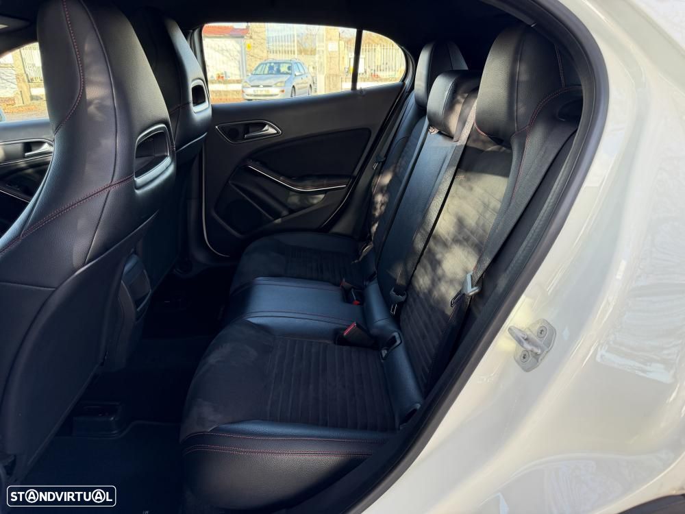 Mercedes-Benz GLA 180 - 21
