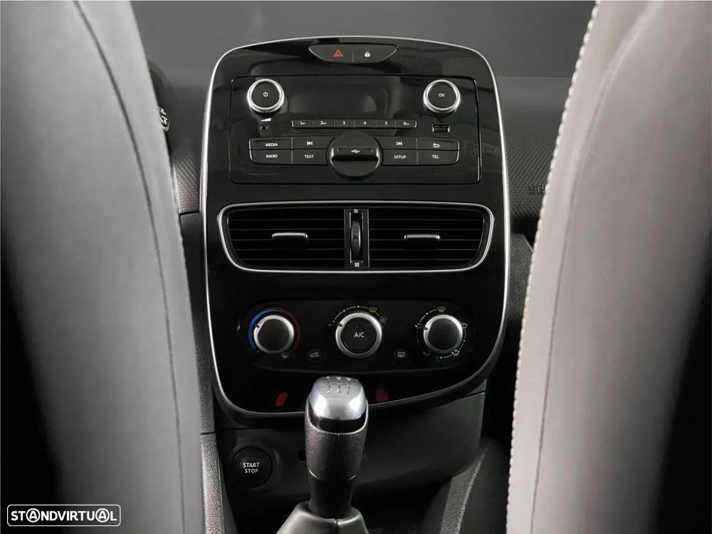 Renault Clio - 11