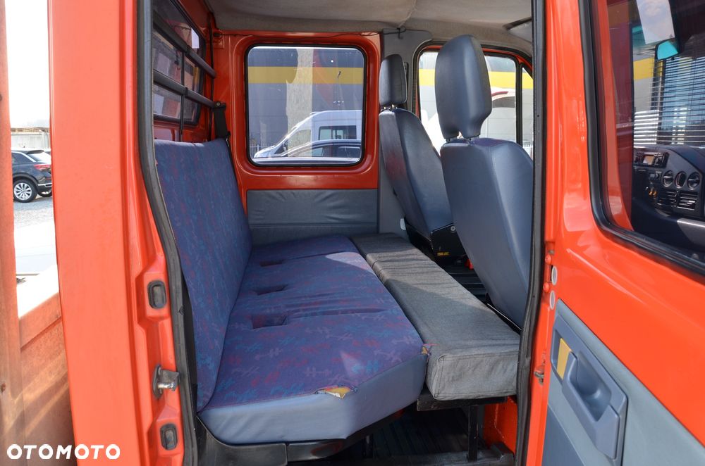 Mercedes-Benz Sprinter - 14