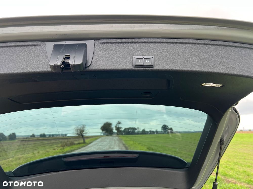 Audi A4 Avant 40 TDI S tronic - 15