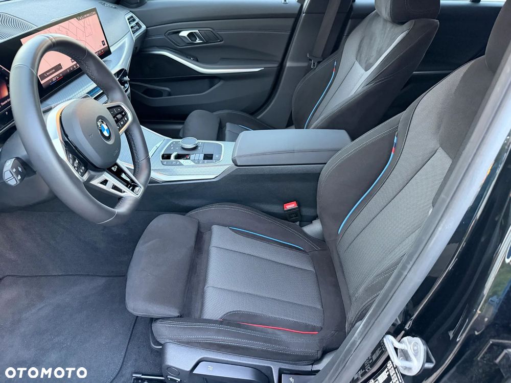 BMW Seria 3 330i xDrive M Sport - 33