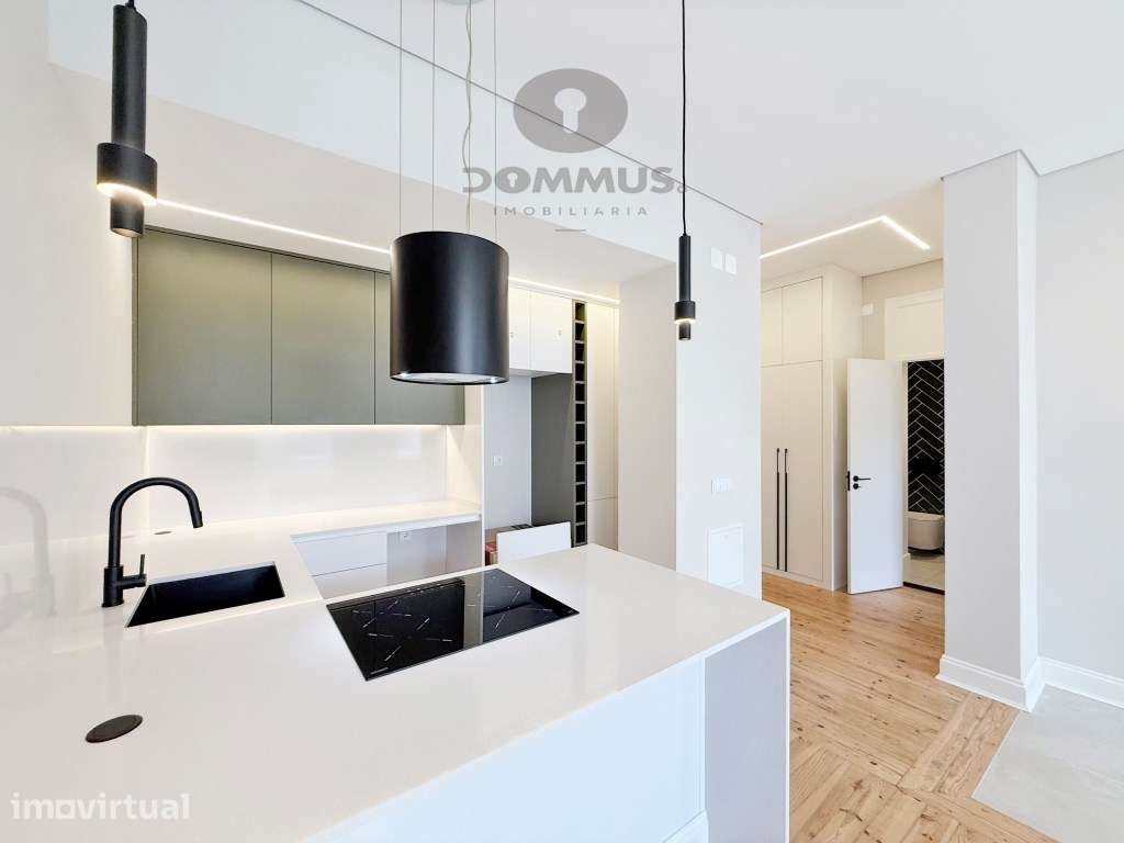 Apartamento T3 Renovado na Avenida Almirante Reis com Logradouro - Grande imagem: 4/50