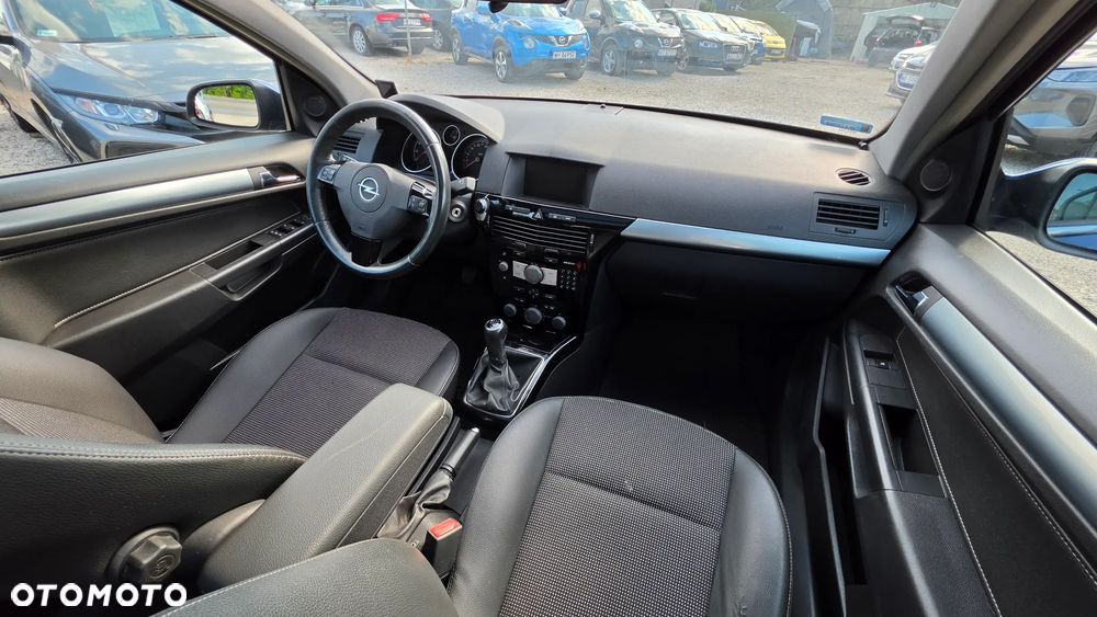 Opel Astra 1.6 T Cosmo - 19