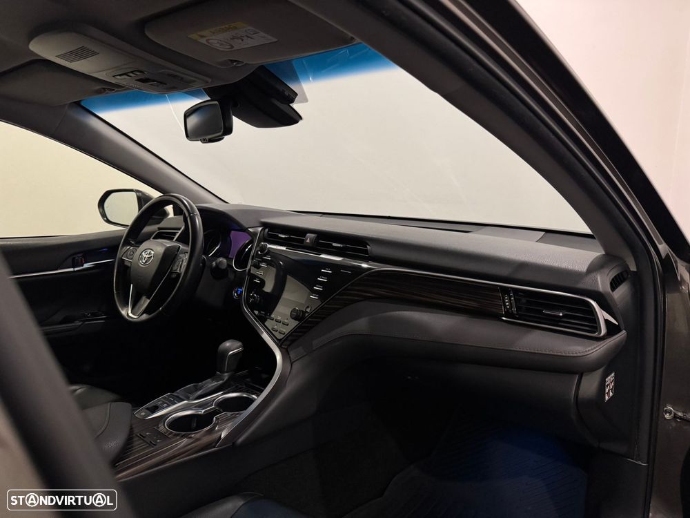 Toyota Camry 2.5 Hybrid Luxury - 28