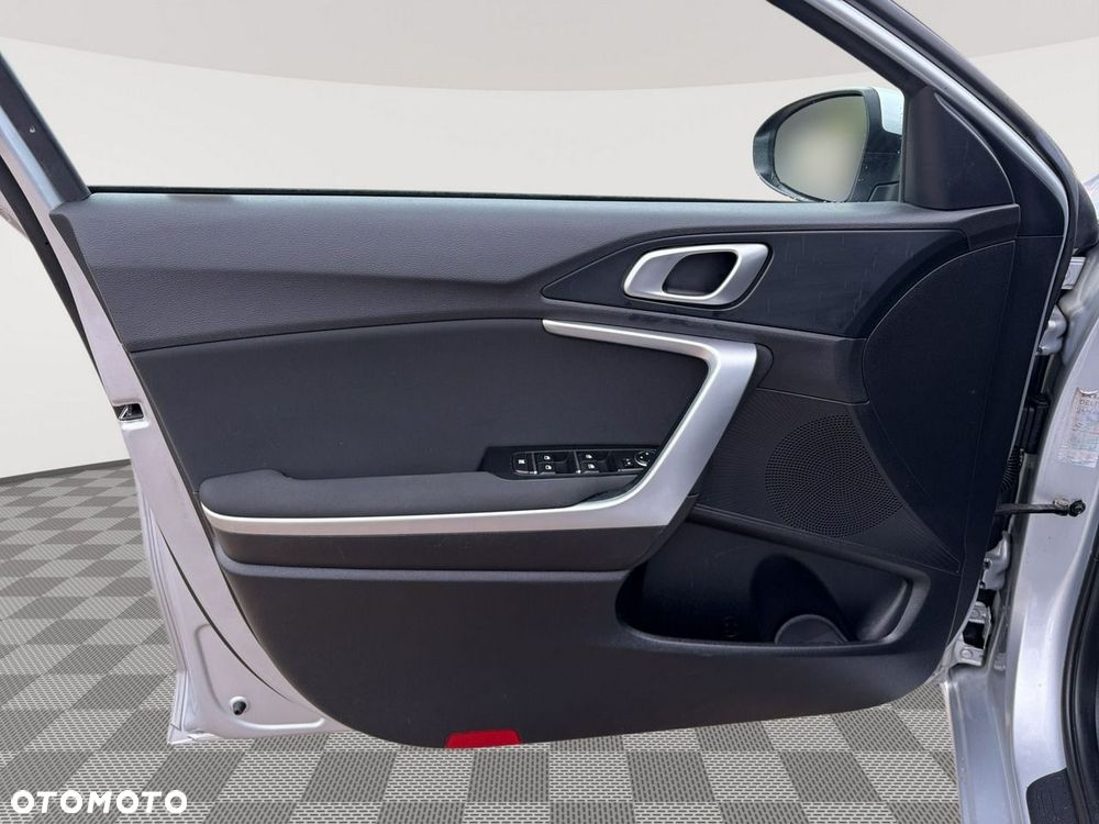 Kia Ceed 1.5 T-GDI M - 11