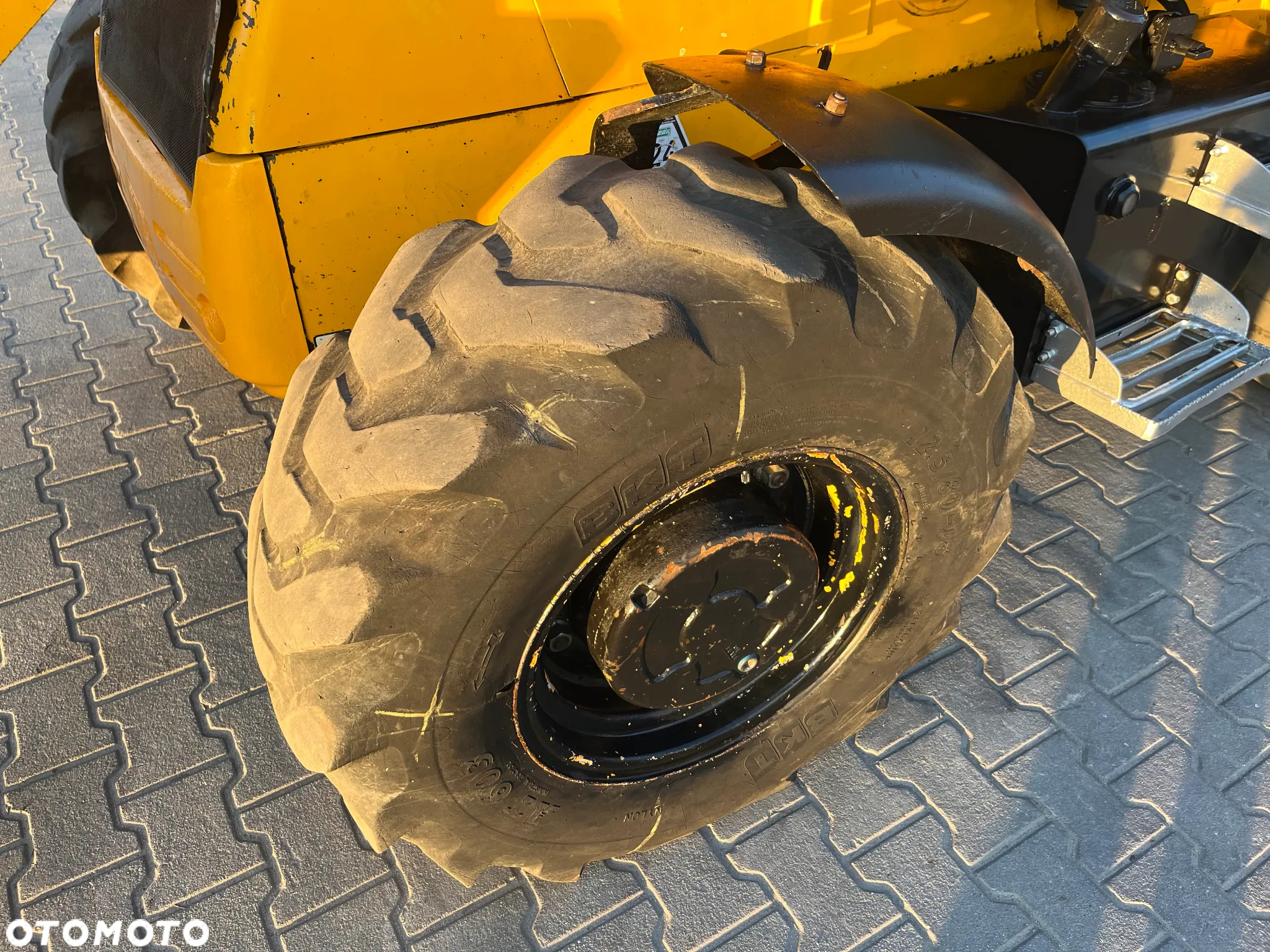 JCB 2CX - 23