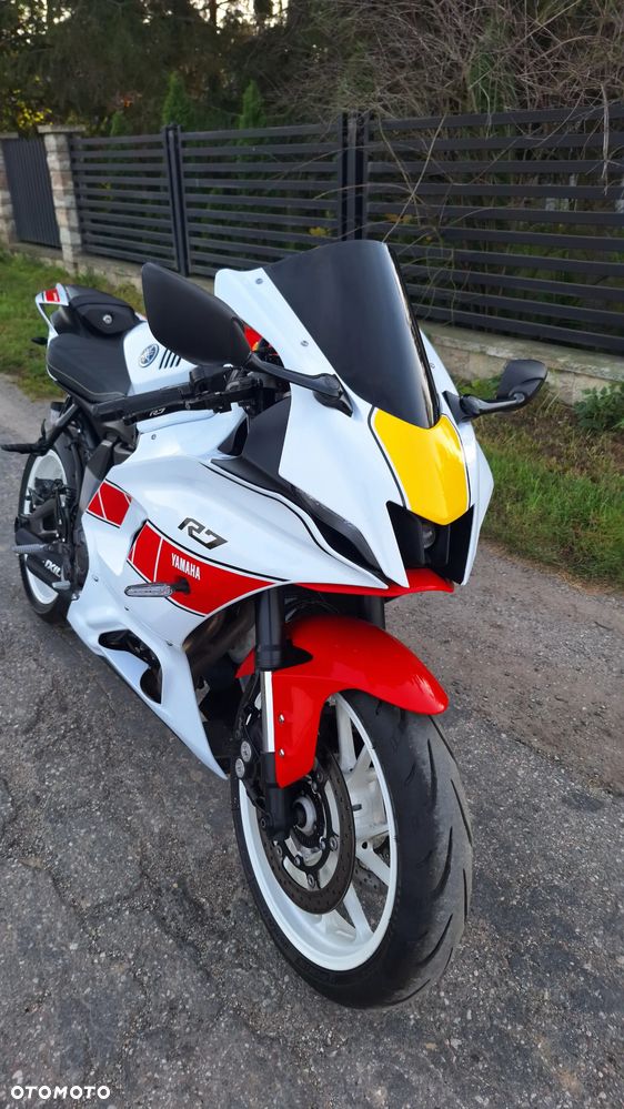 Yamaha R7 - 25