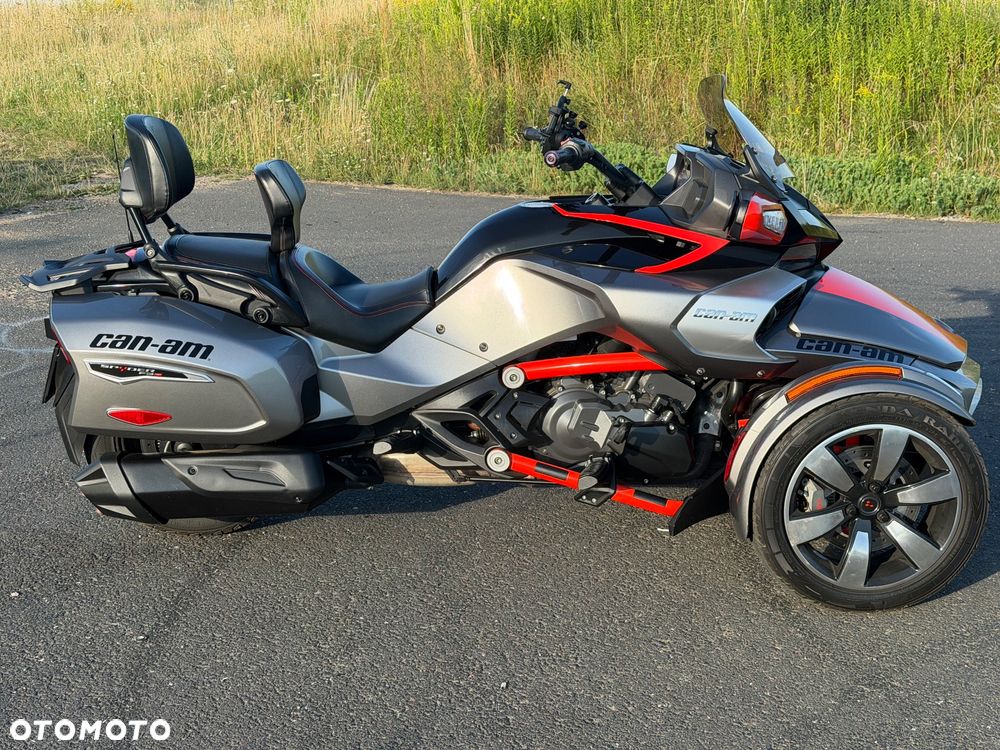 Can-Am Spyder - 25