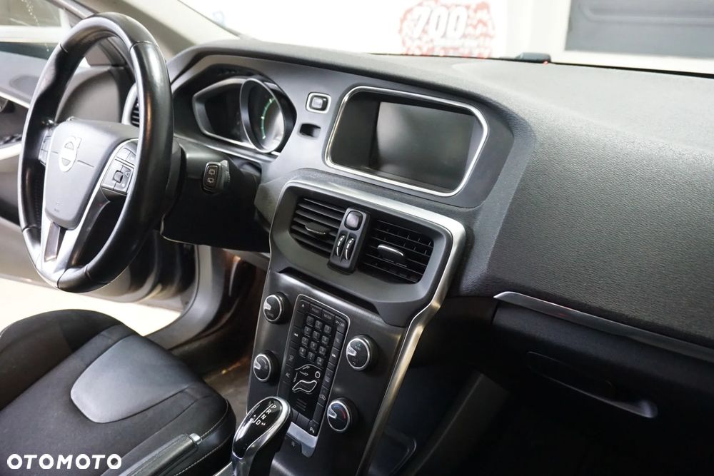 Volvo V40 D3 Geartronic Kinetic - 19