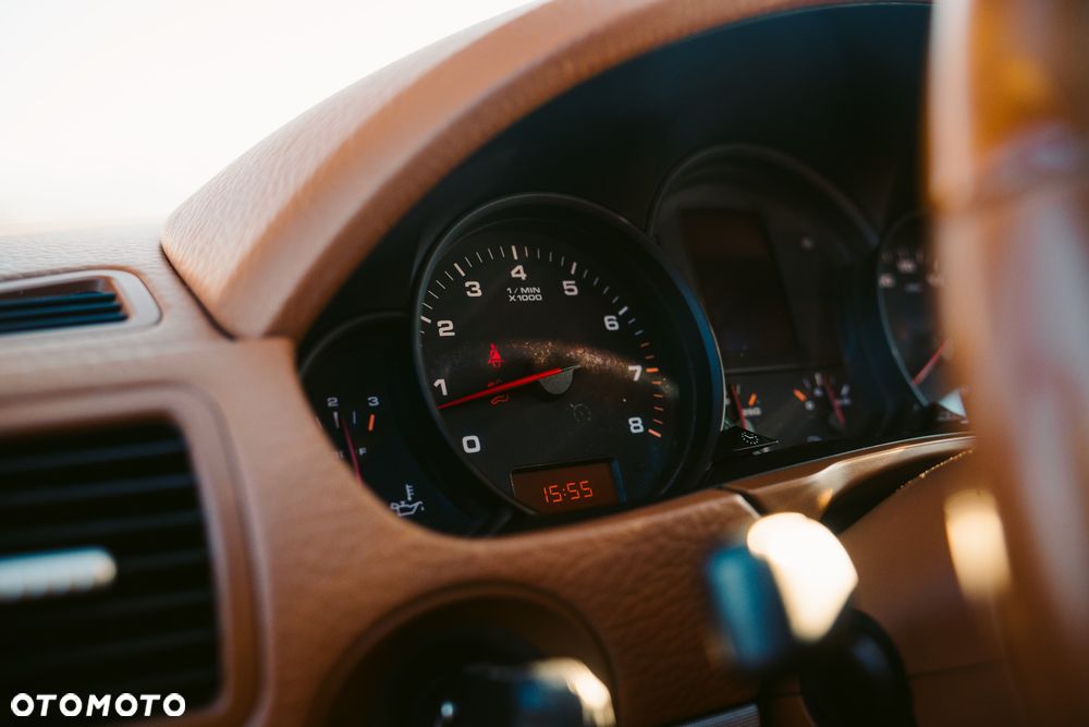 Porsche Cayenne - 18