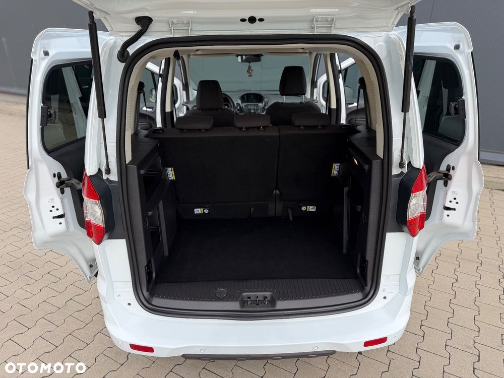 Ford Tourneo Courier 1.0 EcoBoost Titanium - 25