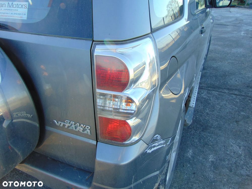 lampa prawa tył tylnia 3d Suzuki Grand Vitara II europa - 1