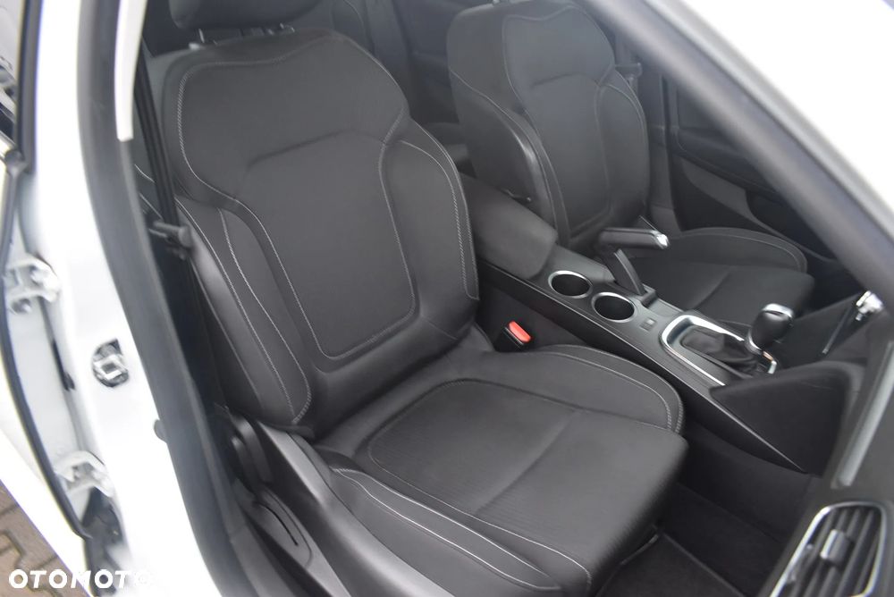 Renault Megane ver-1-5-blue-dci-zen - 18