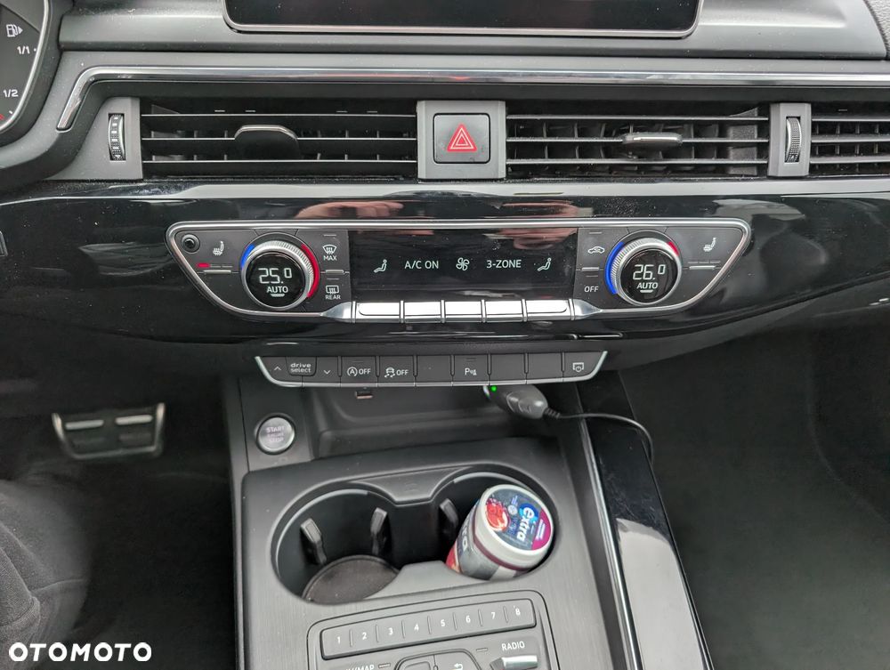 Audi A4 Limousine - 13