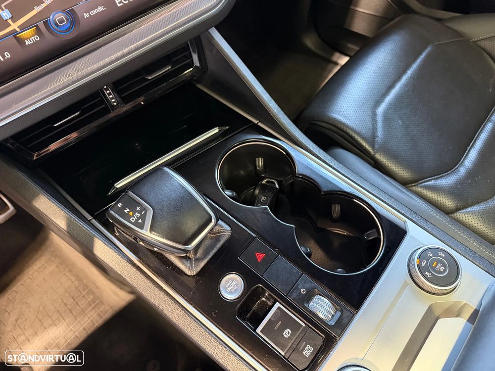 VW Touareg 3.0 TDI V6 R-Line - 20