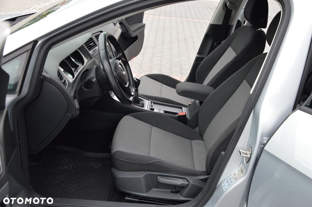Volkswagen Golf 1.6 TDI BMT Comfortline - 21