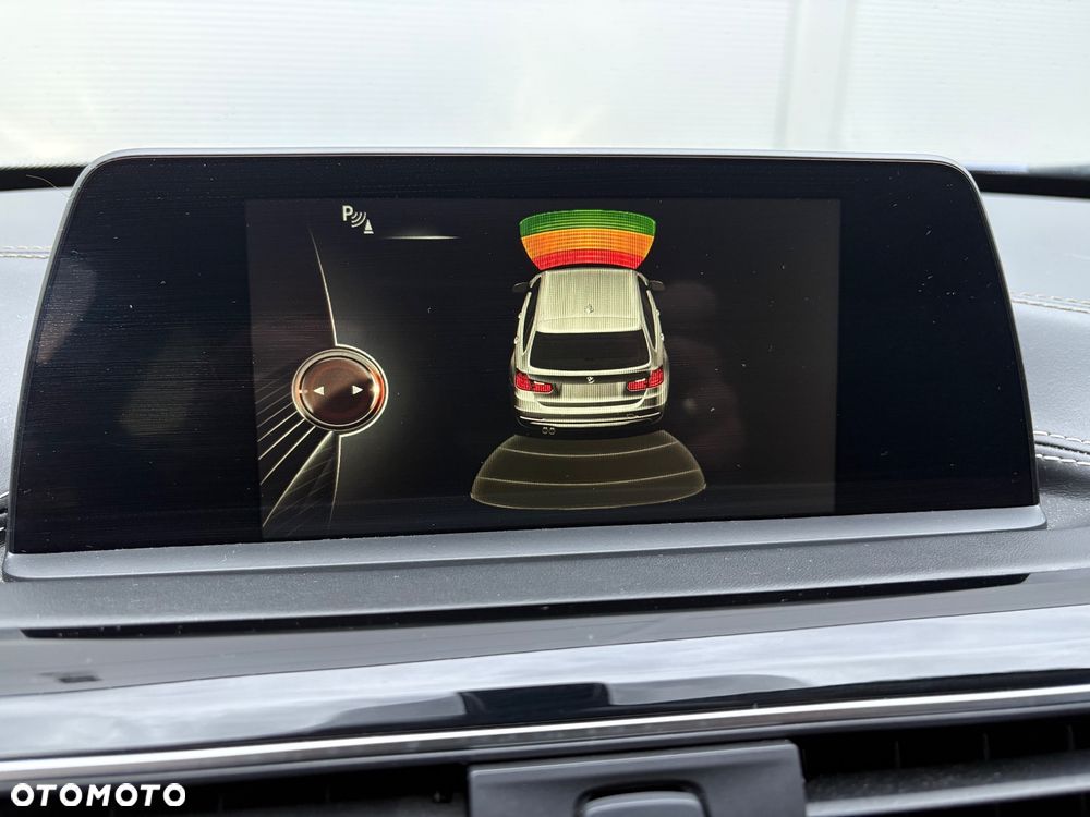 BMW Seria 3 318d Sport Line Shadow - 29