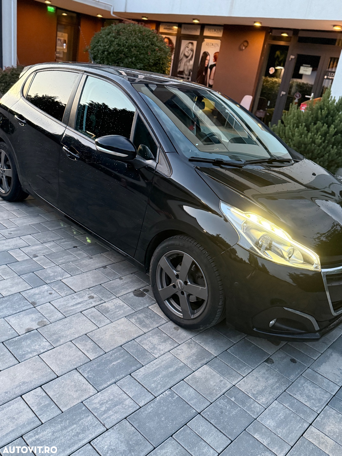 Peugeot 208 1.2 L PureTech ETG Active - 5