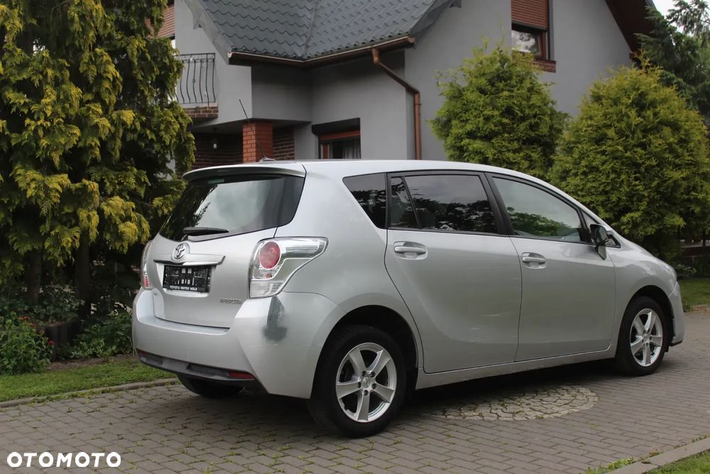 Toyota Verso 1.6 D-4D Premium - 6