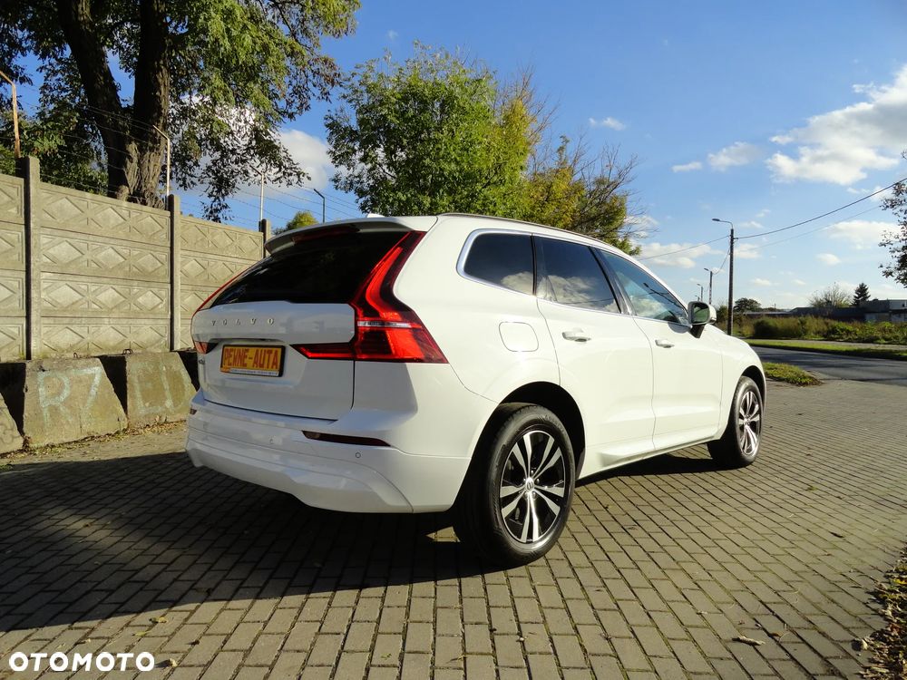 Volvo XC 60 B4 D AWD Geartronic Momentum Pro - 36