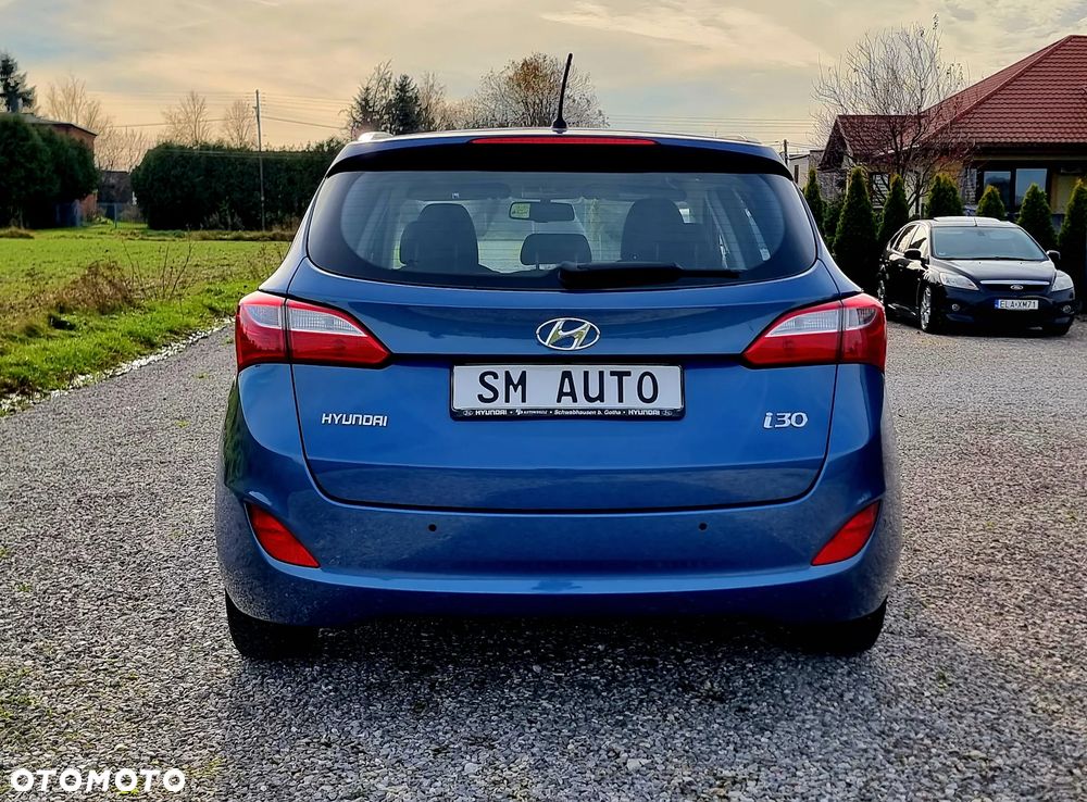 Hyundai i30 Kombi 1.6 GDi DCT Style - 12