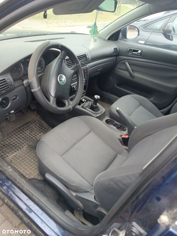 Volkswagen Passat 1.9 TDI Trendline - 8