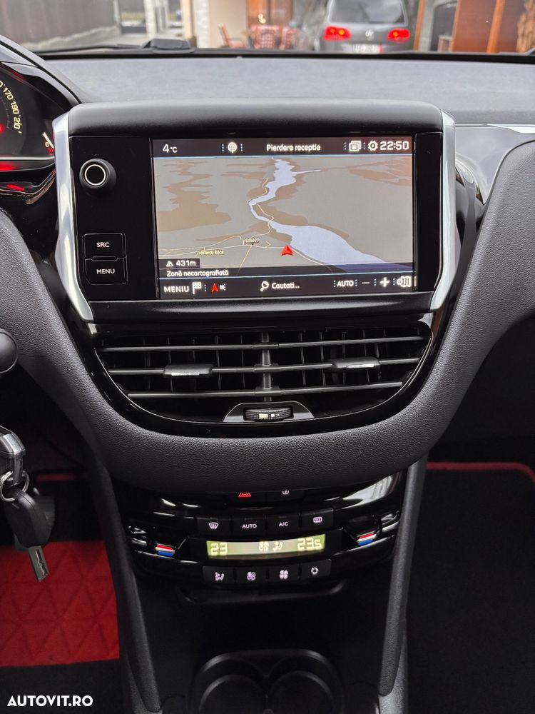 Peugeot 208 1.2 L PureTech Style - 20