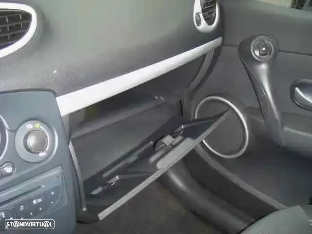 Renault Clio 1.2 16V Dynamique Luxe - 22