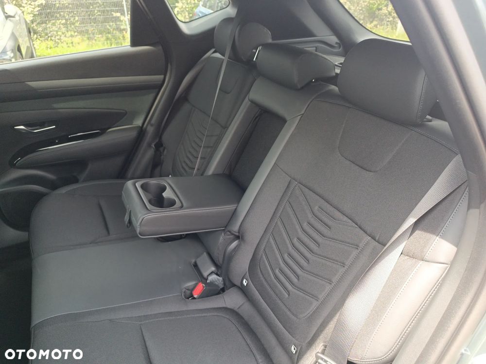Hyundai Tucson 1.6 T-GDi HEV Executive 2WD - 17
