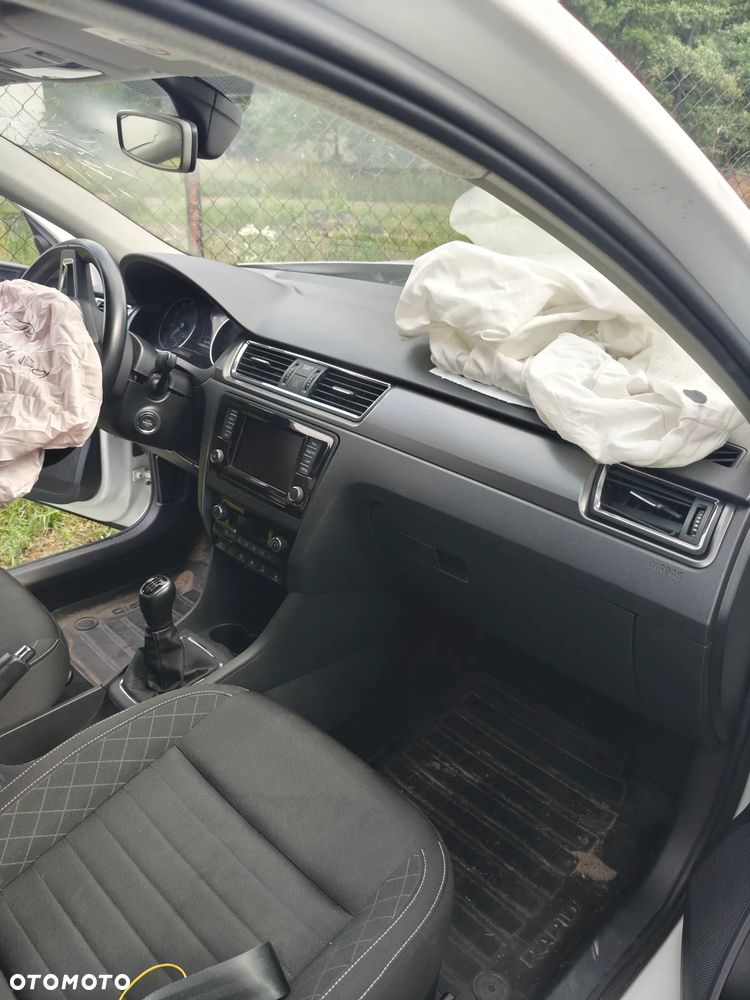 Skoda RAPID 1.2 TSI Style - 7