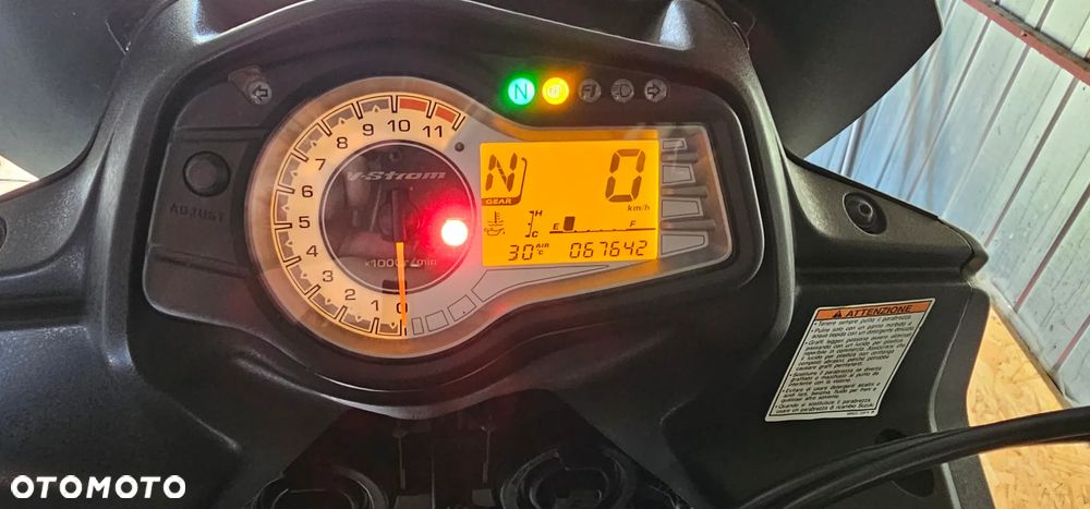 Suzuki V-STROM - 4