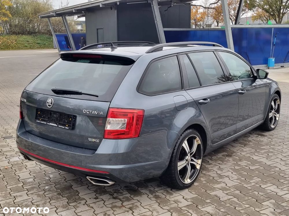 Skoda Octavia Combi 2.0 TDI RS - 3