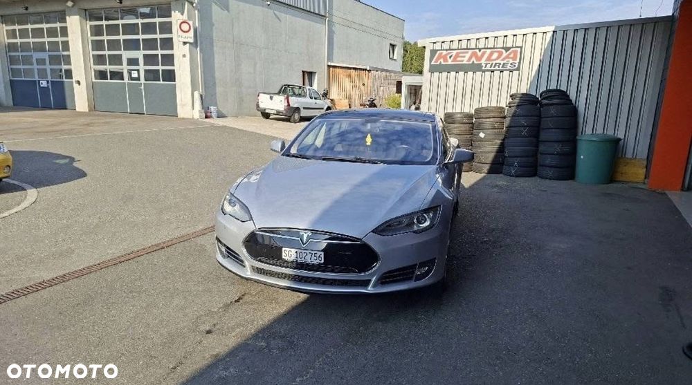 Tesla Model S Performance - 5