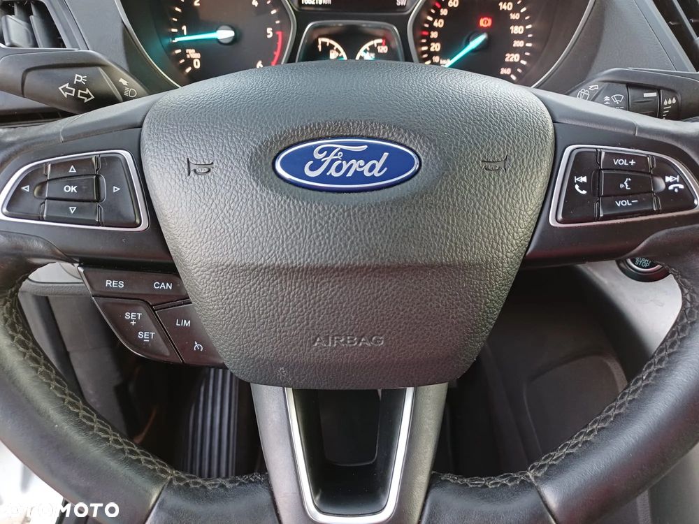 Ford Kuga - 20