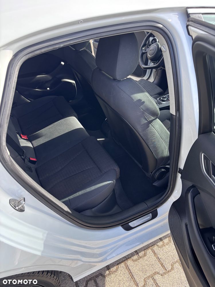 Audi A3 Limousine 1.4 TFSI cylinder on demand S tronic Ambiente - 4