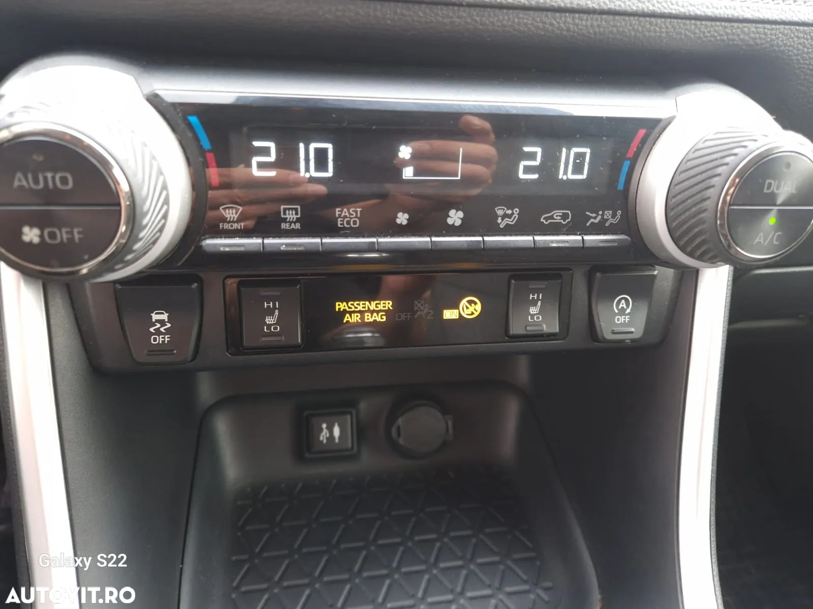 Toyota RAV4 - 10