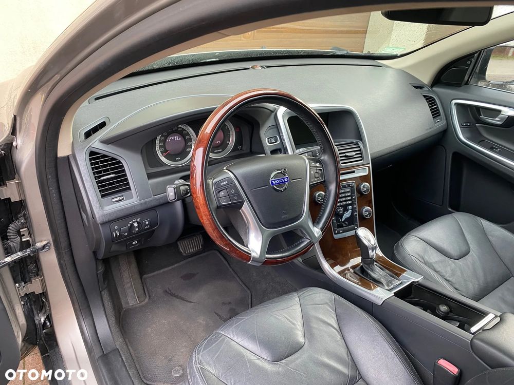 Volvo XC 60 T6 AWD Edition Pro - 17