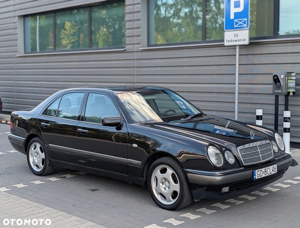 Mercedes-Benz Klasa E 320 4-Matic Elegance - 3