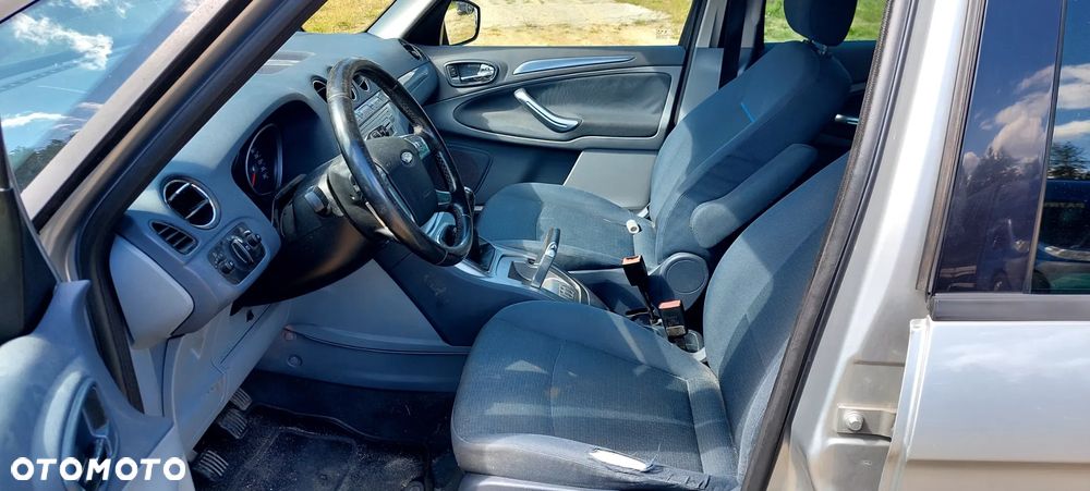 Ford Galaxy 2.0 Ghia - 8