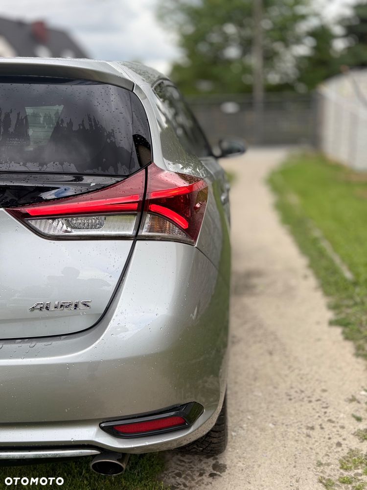 Toyota Auris 1.6 D-4D Prestige - 11