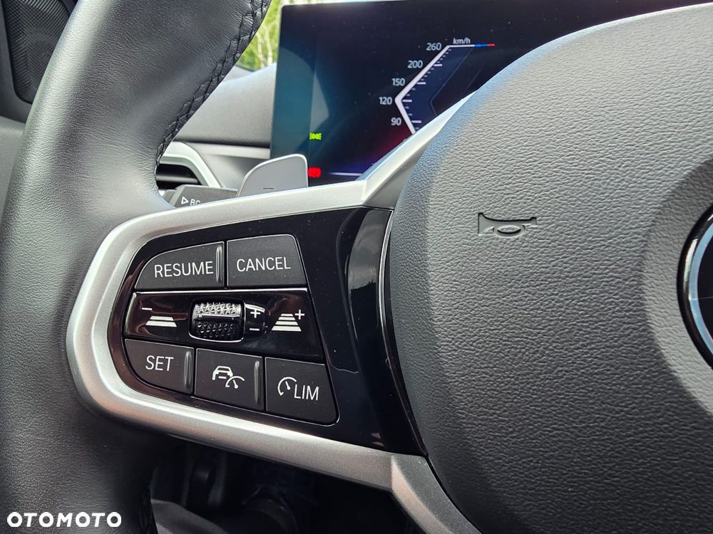 BMW Seria 3 330i xDrive M Sport - 16
