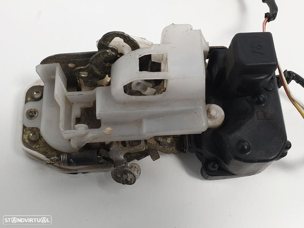 FECHADURA PORTA TRASEIRA DIREITA HONDA CR-V I 2000 - 3