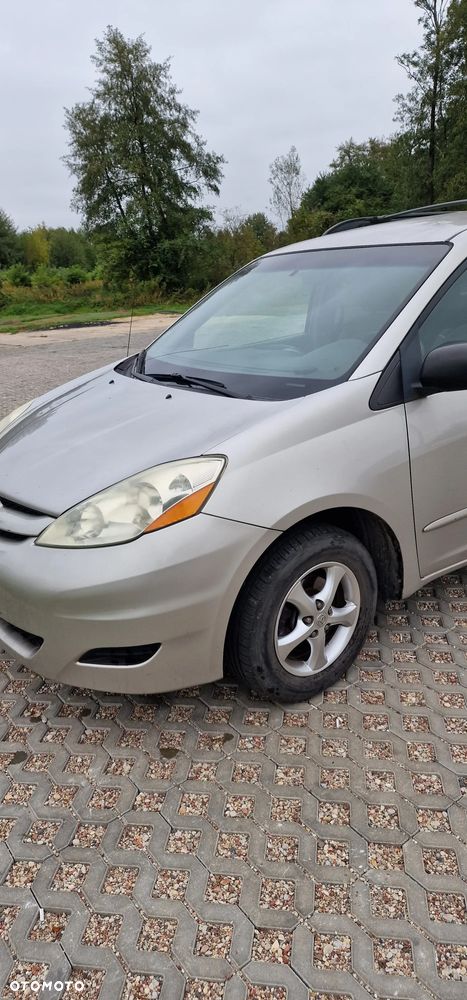 Toyota Sienna 3.3 LE AWD - 10