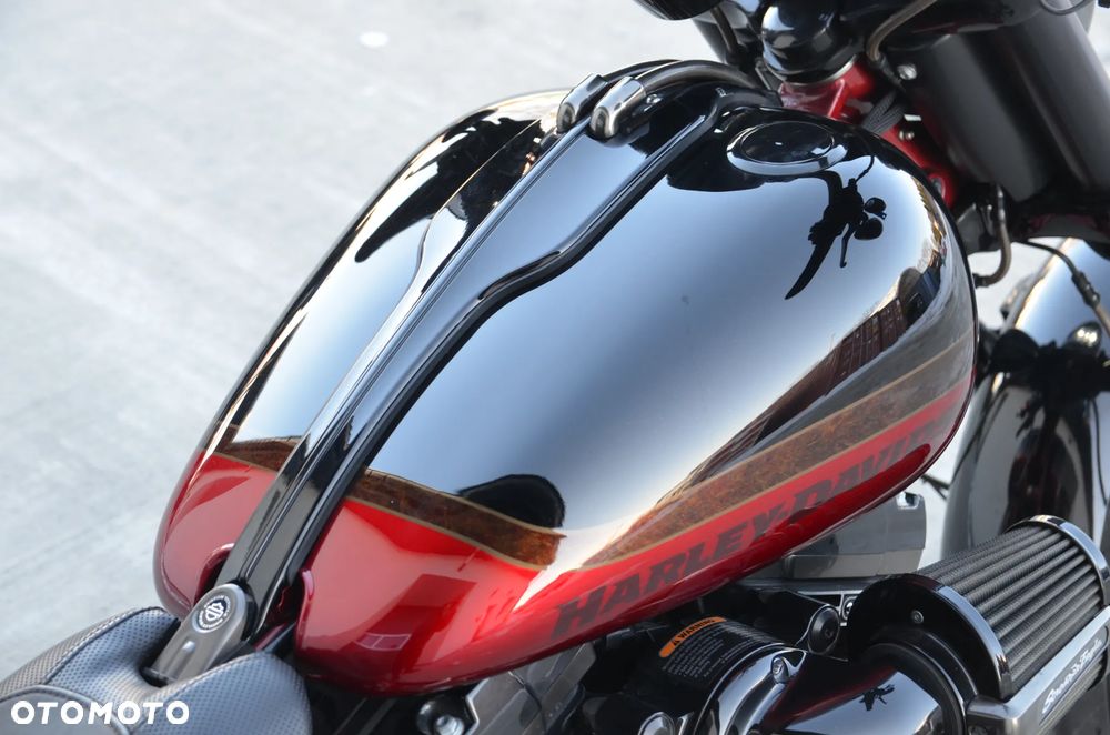Harley-Davidson Softail Breakout - 22