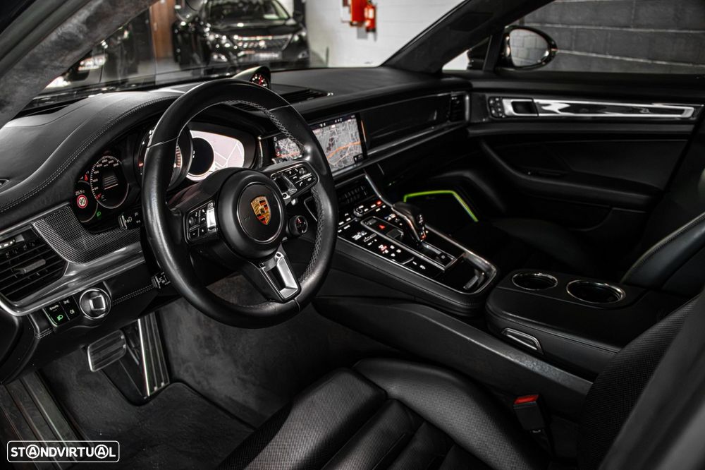 Porsche Panamera Sport Turismo - 17