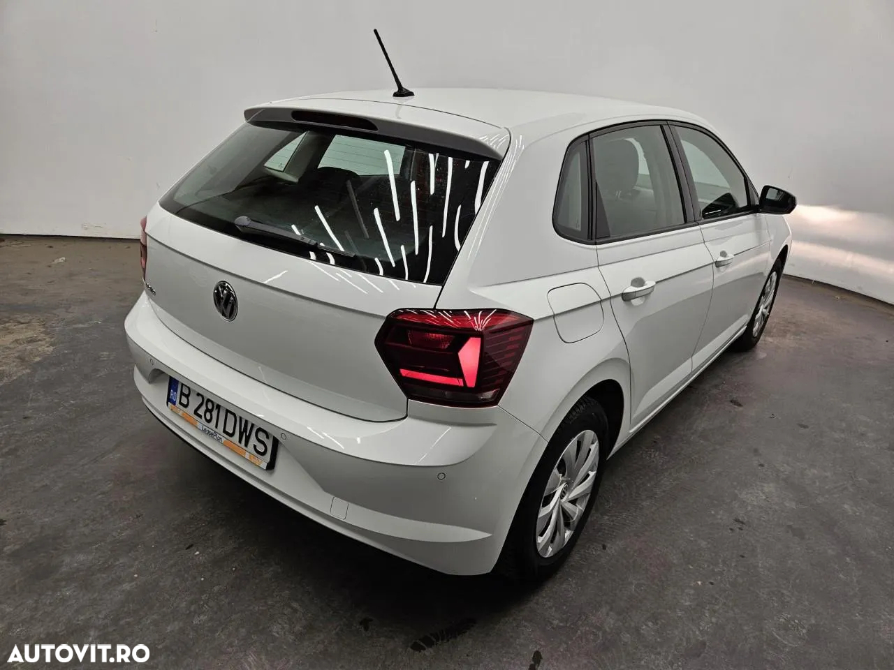 Volkswagen Polo 1.6 TDI Comfortline - 4