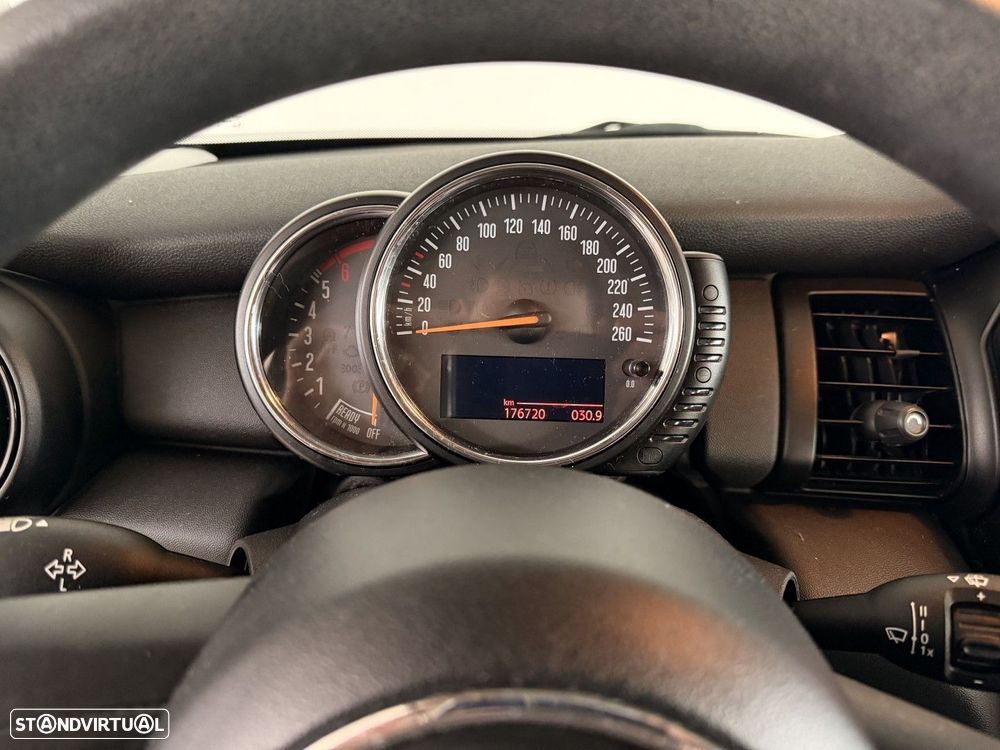 MINI 3 Portas One D - 9