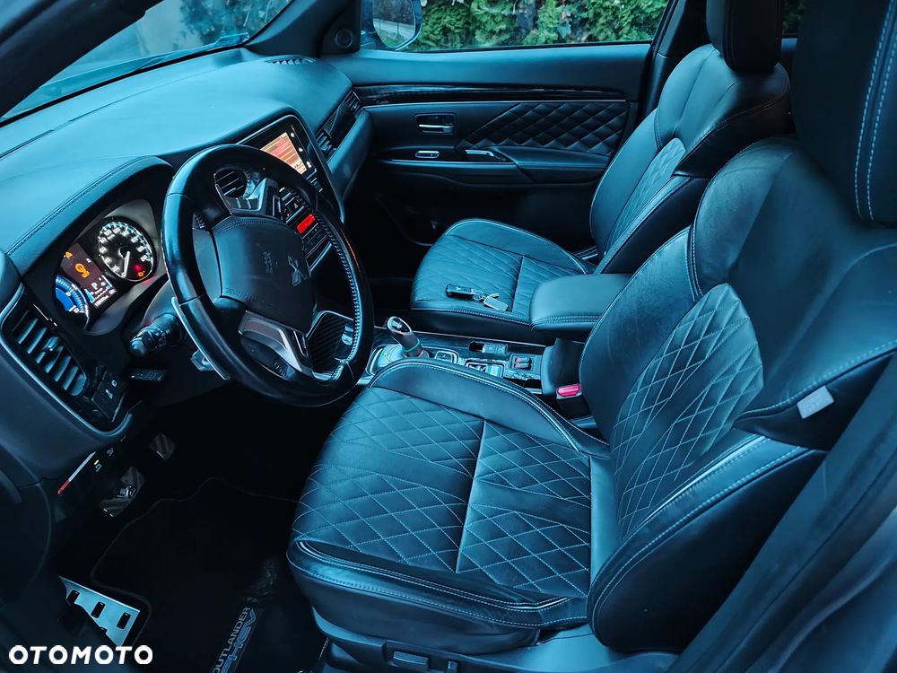 Mitsubishi Outlander - 6